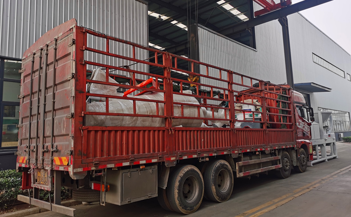 木屑顆粒機裝車完成,準備發往云南.jpg 木屑顆粒機裝車完成,準備發往云南.jpg